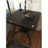 Image 2 : 2 Antique Tables