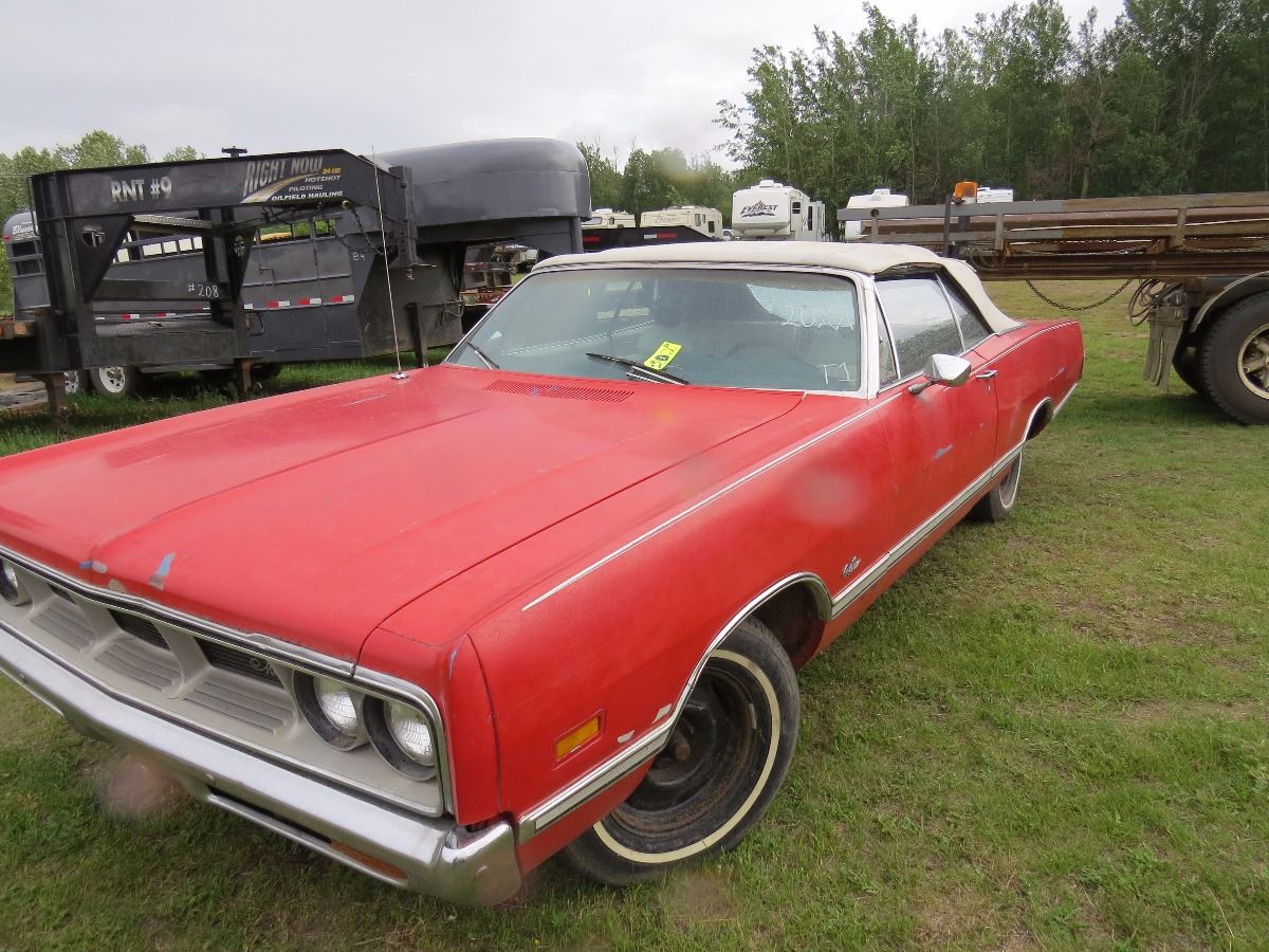 CHRYSLER MONACO 2 DOOR CAR