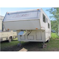1989 CORSAIR 25' FIFTH WHEEL HOLIDAY TRAILER
