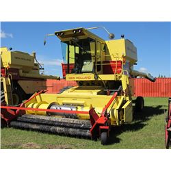 NEW HOLLAND TR85 ROTARY COMBINE