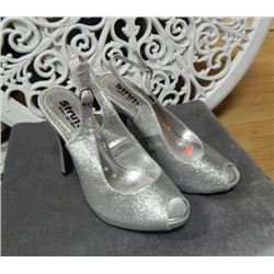 SANDLES - STRUTZ GOGO'S - NEW - SILVER - SZ 7