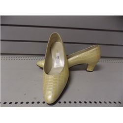 Sz 9 Ladies Thomas Wallace Leather shoes