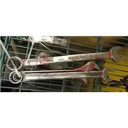 BUNDLE OF WRENCHES