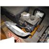Image 2 : Briggs & Stratton Gas Pump - Needs Service