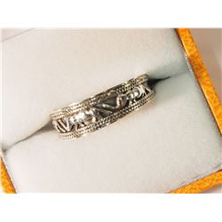 #4-STERLING SILVER RING (APPROX. 3.09G) SIZE 8