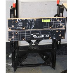 B&D WORKMATE 225 WORK TABLE W/VICE