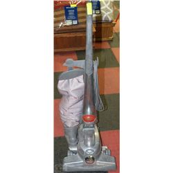 KIRBY UPRIGHT VINTAGE VACUUM CLEANER
