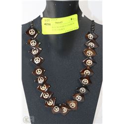 DISPLAY WITH WOODEN CHOKER NECKLACE