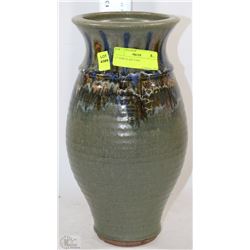 13" PORCELAIN VASE