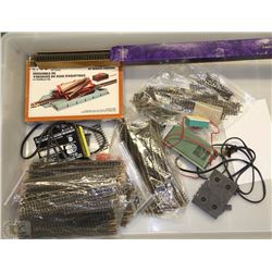 30' OF HO SCALE TRAIN TRACK