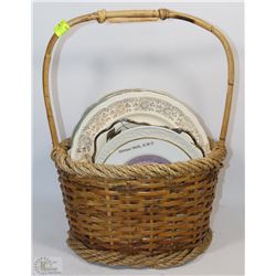 WICKER BASKET WITH 6 COLLECTIBLE PLATES INCLUDING