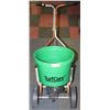 Image 1 : FERTALIZER SPREADER