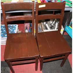 PAIR OF VINTAGE WOOD CHAIRS