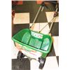 Image 1 : SCOTTS TURFBUILDER WITH EDGE GUARD SPREADER