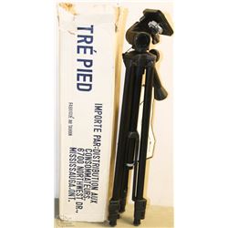 SUPERLITE IN-1443 TRIPOD W/ORIGINAL TAG