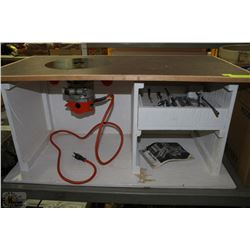 BLACK & DECKER HEAVY DUTY ROUTER WITH TABLE&BITS