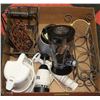 Image 1 : LARGE BOX OF HOUSEWARES INCL. HAMILTON