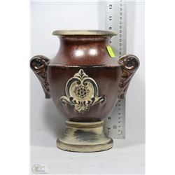 HOSLEY POTTERIES SHOWHOME VASE