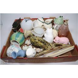 FLAT OF VINTAGE KITCHEN ITEMS & MISC DECOR