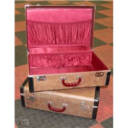 2 VINTAGE TRAVEL CASES