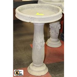 CONCRETE ACORN BIRDBATH 16"X23"