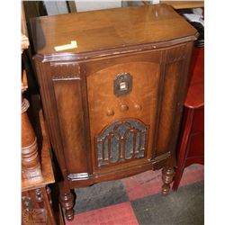 ZENITH FLOOR RADIO CIRCA 1940'S