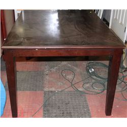 CHERRY WOOD TONE KITCHEN TABLE