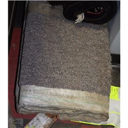 CARPET ROLL END