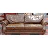 Image 1 : BROWN LEATHER NAIL HEAD LOVE SEAT