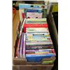 Image 1 : FLAT WITH A VARIETY OF CHILDRENS SCHOLASTIC BOOKS