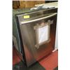 Image 1 : STAINLESS STEEL DISHWASHER SCRATCH AND DENT