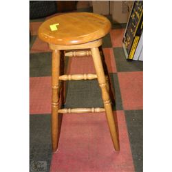 OAK SWIVEL STOOL