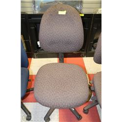 HYDRAULIC LIFT OFFICE CHAIR ON CHOICE