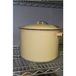 ENAMEL VINTAGE COOKING POT