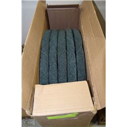 BOX OF BLUE CLEANER 17 INCH BUFFING PADS