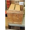 Image 1 : LOT OF WOODEN CRATES
