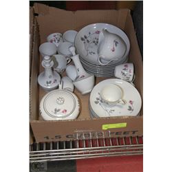 ROYAL DARWOOD TEA SET
