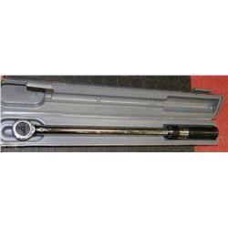 HUSKY TORQUE WRENCH IN CASE