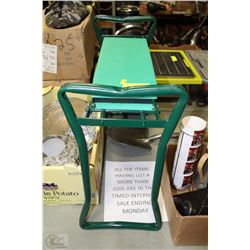 GARDENERS FOLDING SEAT SOLD WITH SHOVEL