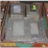 Image 1 : TRAY WITH 2 MATCHING PHOTO FRAMES, PHOTBOX AND