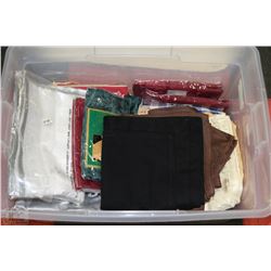 TOTE WITH WITH NEW AND OPENED TABLE CLOTHS,TABLE