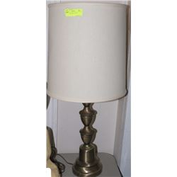 LAMP WITH LARGE SHADE