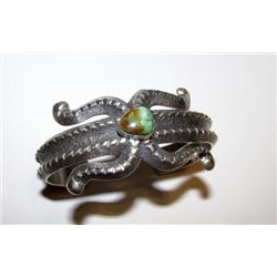 Native American Navajo Sand Cast Tufa Cast Sterling Silver Carico Lake Mine Turquoise Cuff Bracelet 