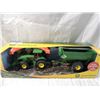 Image 1 : ERTL JOHN DEERE TRACTOR CART SET NIB