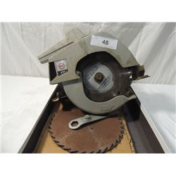 BLACK DECKER 7 1/4" CIRCULAR SAW 1HP EXCELLENT