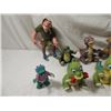 Image 2 : MIXED LOT HUNCHBACK STAR WARS VINYL DINOSAURS MORE