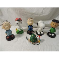 PEANUTS LOT BOBBLE HEADS SNOOPY MORE