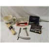 Image 1 : ANTIQUE VINTAGE RAZOR LOT BRUSH CUP MORE