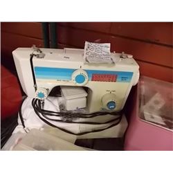 SEWING MACHINE - WHTIE - HAM -DRINGER LITTLE OPEN ARM - FROM ESTATE