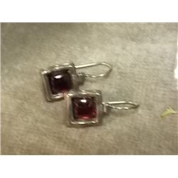 EARRINGS  - GARNET CABACHON SET IN STERLING SILVER - STAMPED 925 - WITH SHEPARD HOOKS AND UNIQUE LAT